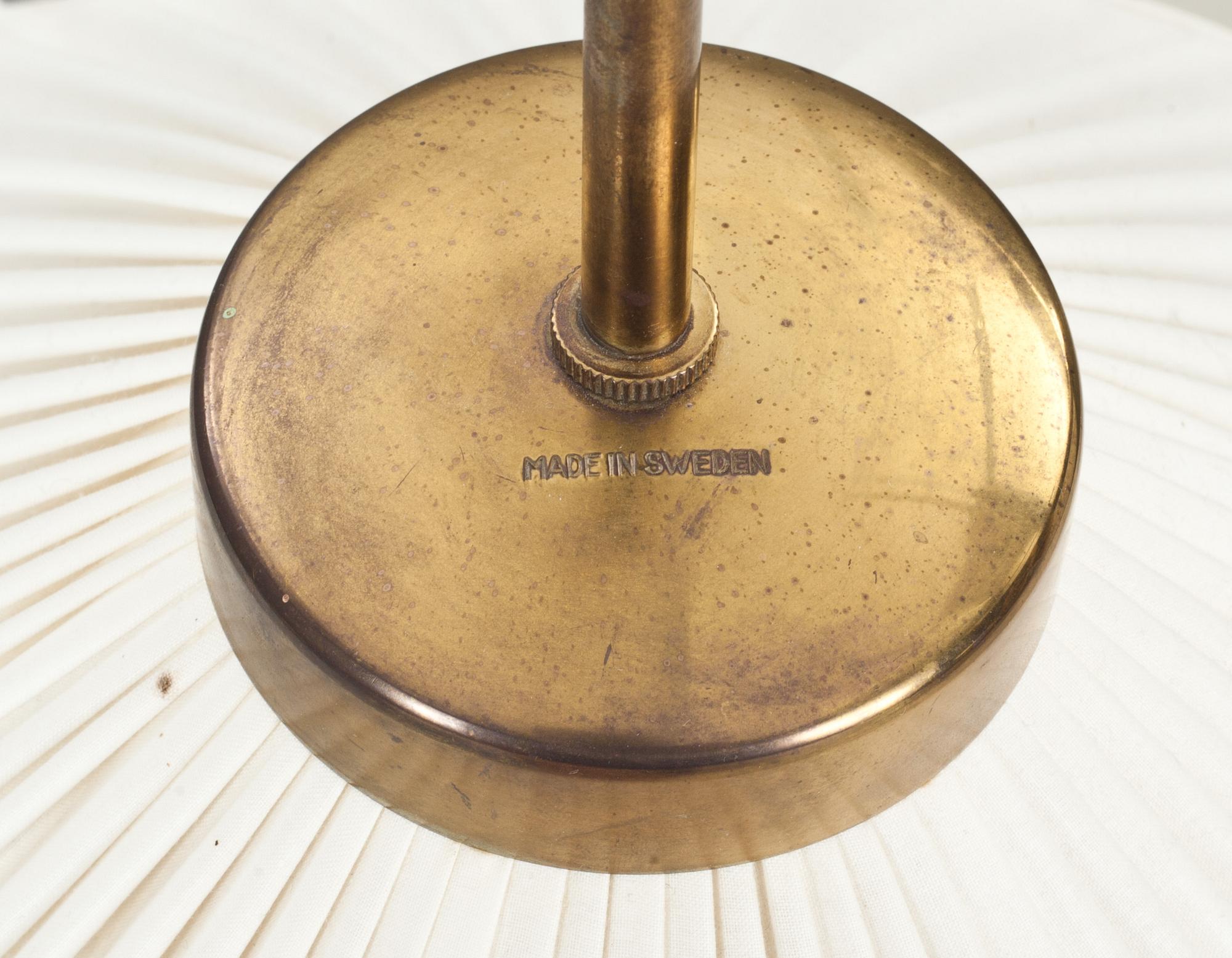 TAKLAMPA, firma Svenskt Tenn, modell 2560, 1900-tal.
