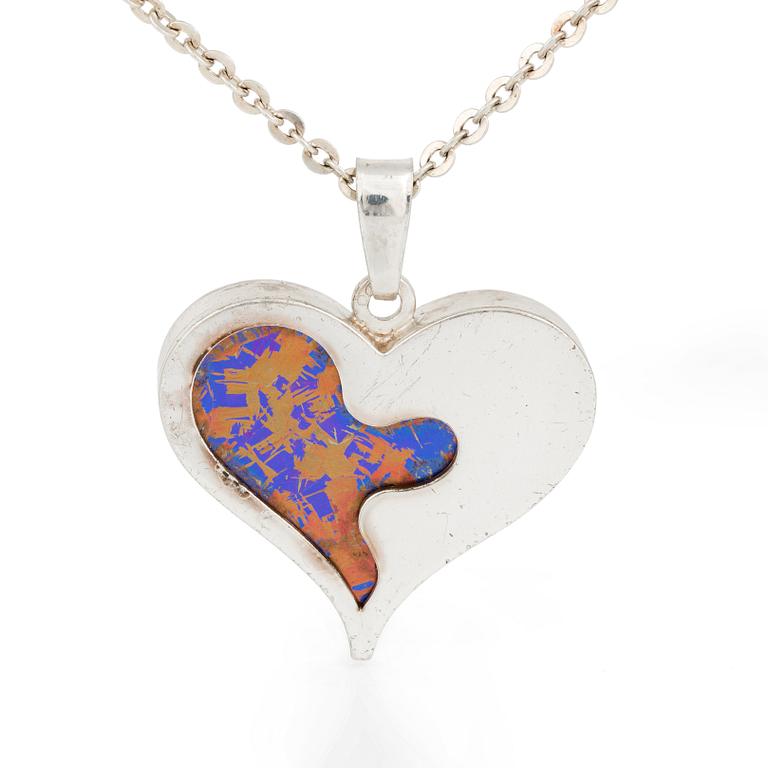 NANNY STILL, 'Titanium', för Kultakeskus Oy, Finland, hänge samt kedja.