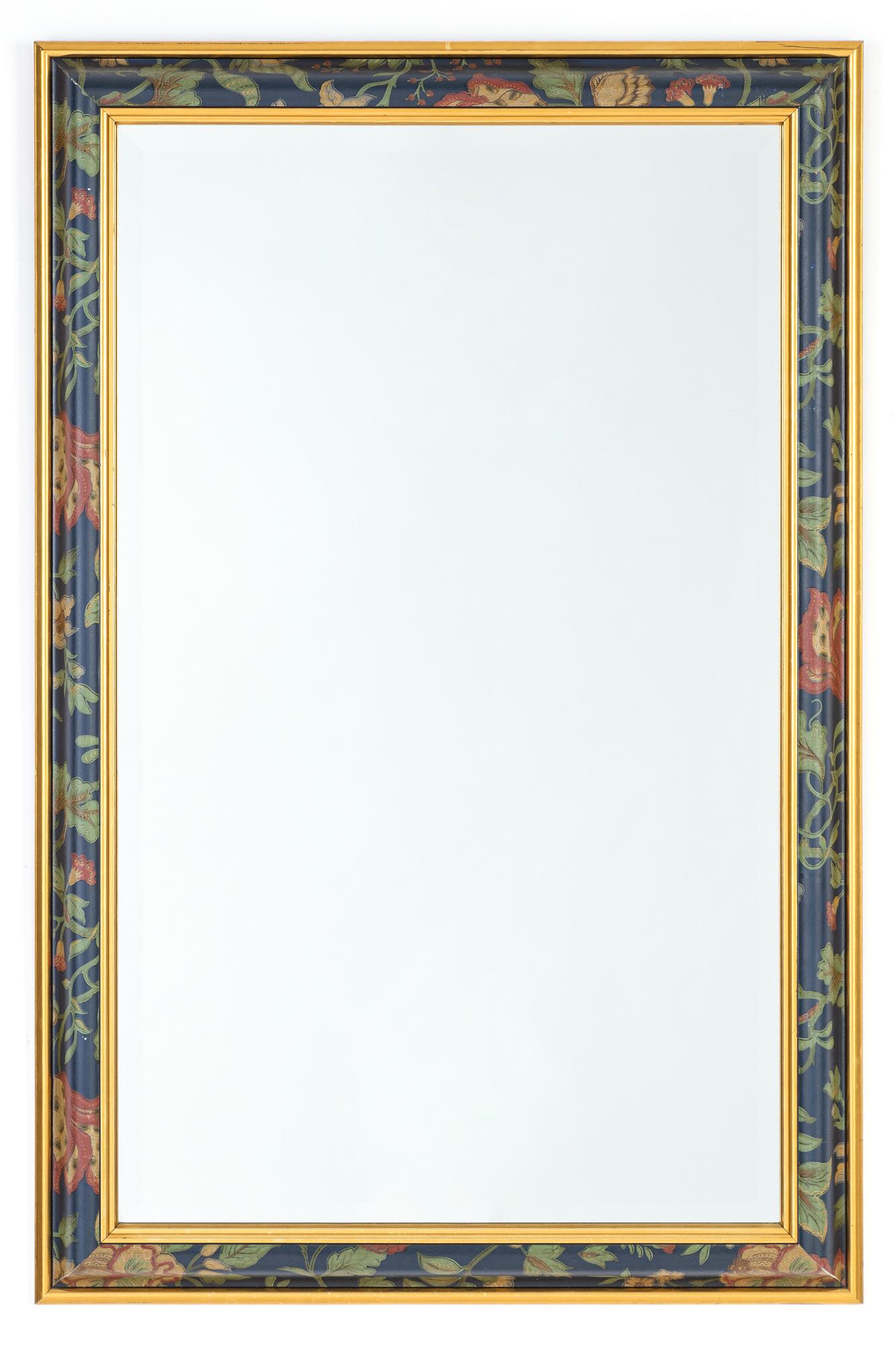 A mirror, G&C Billeder A/S Danmark.