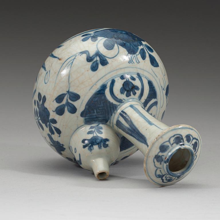 A blue and white kraak kendi, Ming dynasty Wanli (1572-1620).