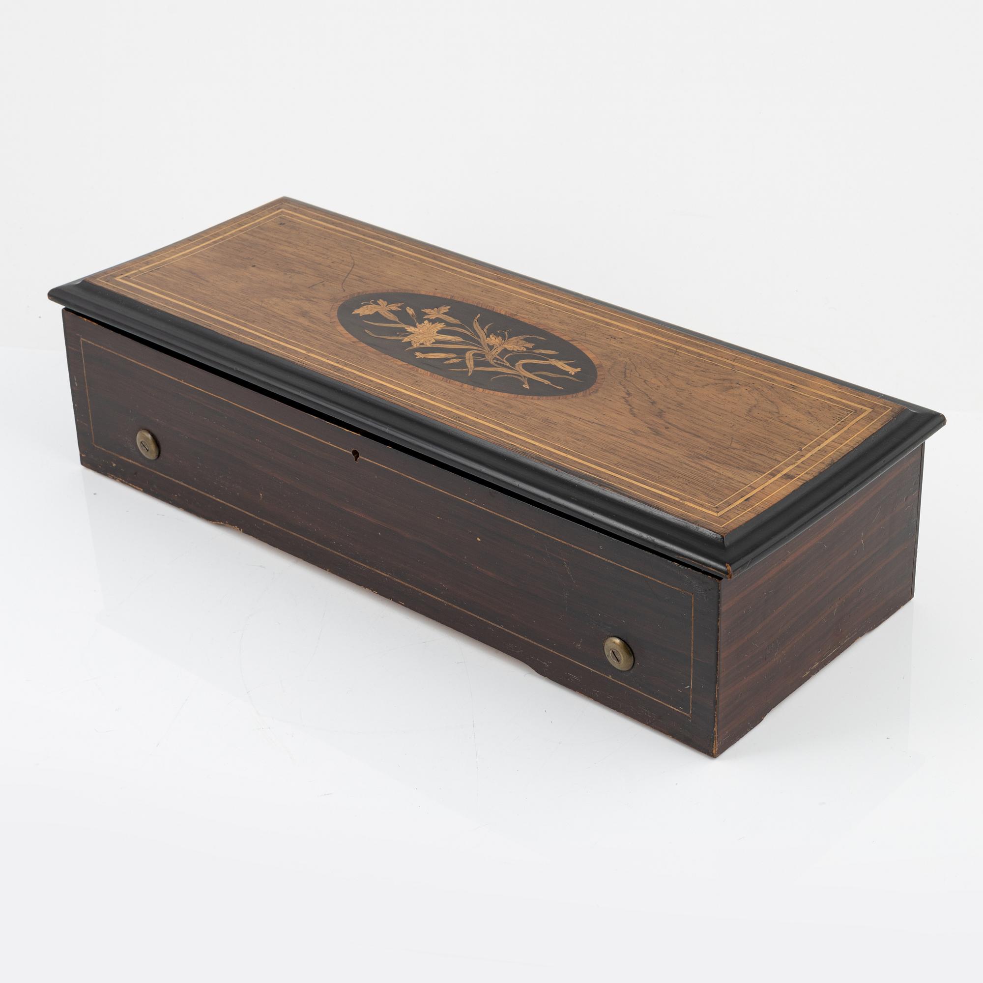 A musical box, Ste. Croix, Schweiz, late 19th Century.