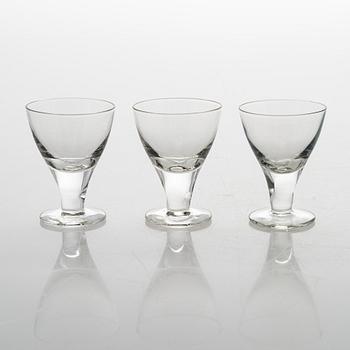 Gunnel Nyman, lasiston osia, 33 kpl, "GN 46", Nuutajärvi Notsjö. Tuotannossa 1949-1969.