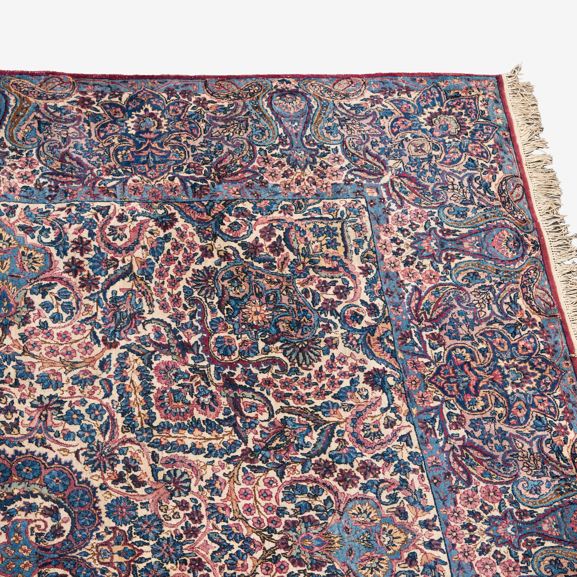 Matta, orientalisk, ca 370 x 295 cm.