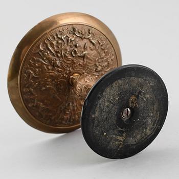 TAZZA, bronserad metall, 1800-talets andra hälft.