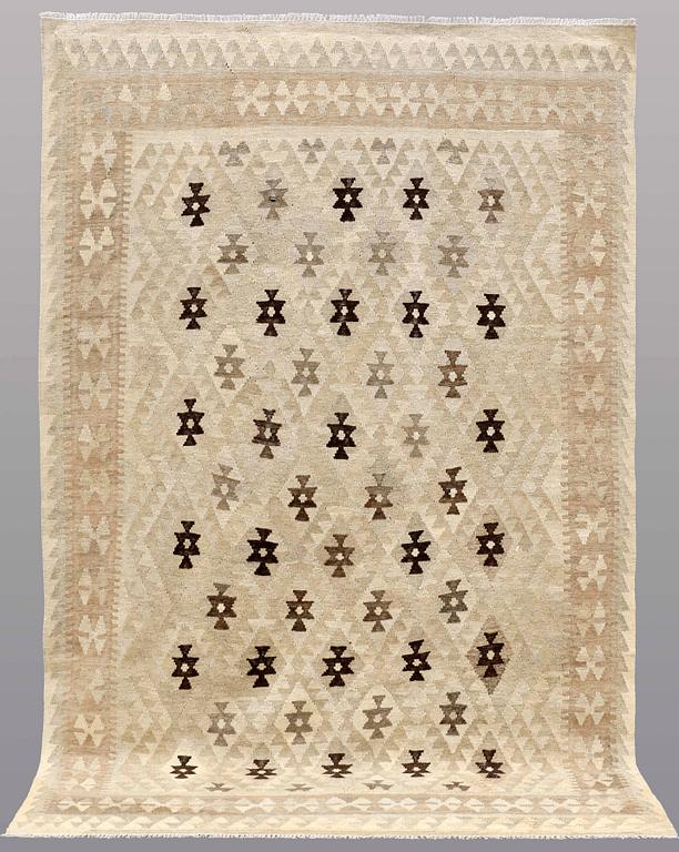 MATTA. Kelim, ca 298 x 190 cm.