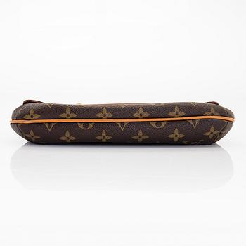 Louis Vuitton, a Monogram Canvas 'Musette Tango' bag.