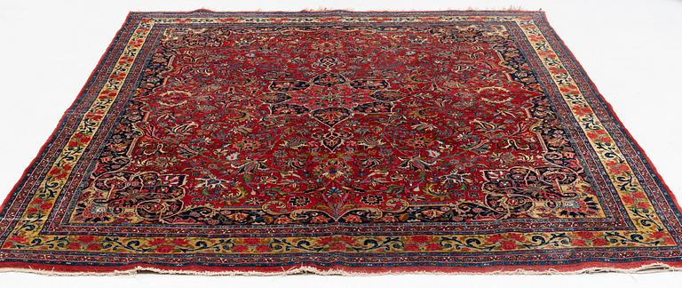 A semi-antik Bidjar carpet, ca 297 x 237 cm.