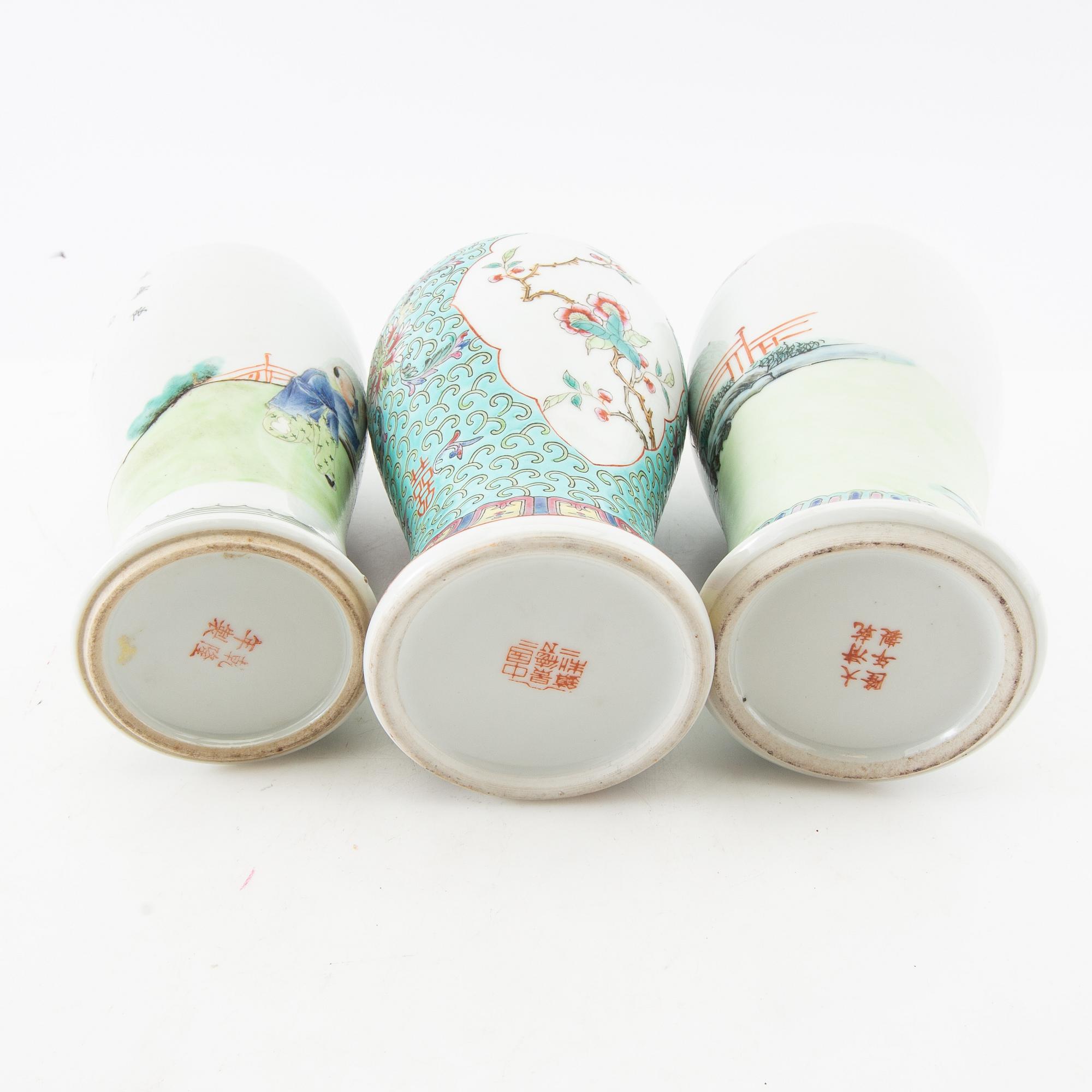 Lockurnor 3 st Kina 1900-tal porslin.