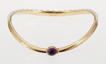 COLLIER, odlade pärlor och ametist lås. Vikt 51,2 gr.