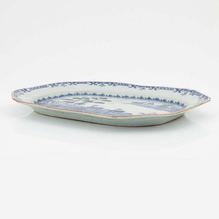 Stekfat, kompaniporslin. Qing dynastin, Qianlong  (1736-95).