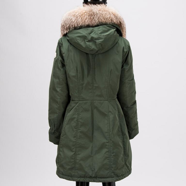 MONCLER Aredhel Parka in size 5.