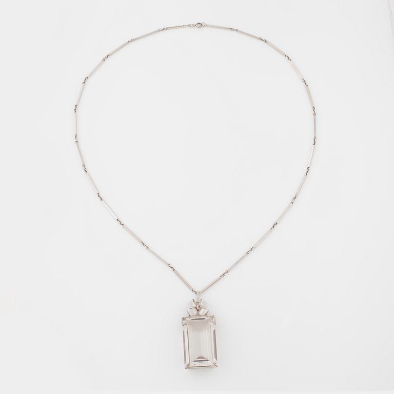 ATELJÉ STIGBERT, Stockholm, 1945, a faceted rock crystal pendant.