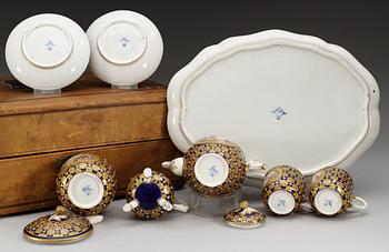 TÊTE-À-TÊTE, sex delar, porslin. Frankrike, "Sèvres" och målarsignatur M för Nicolas Marie Moirot (1830-1848).
