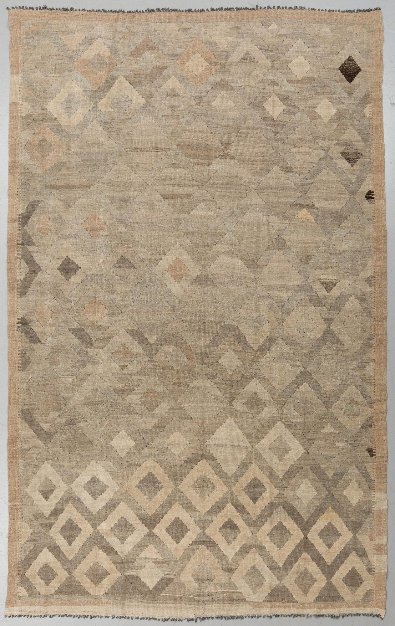 A CARPET Kilim, ca 316 x 195 cm.
