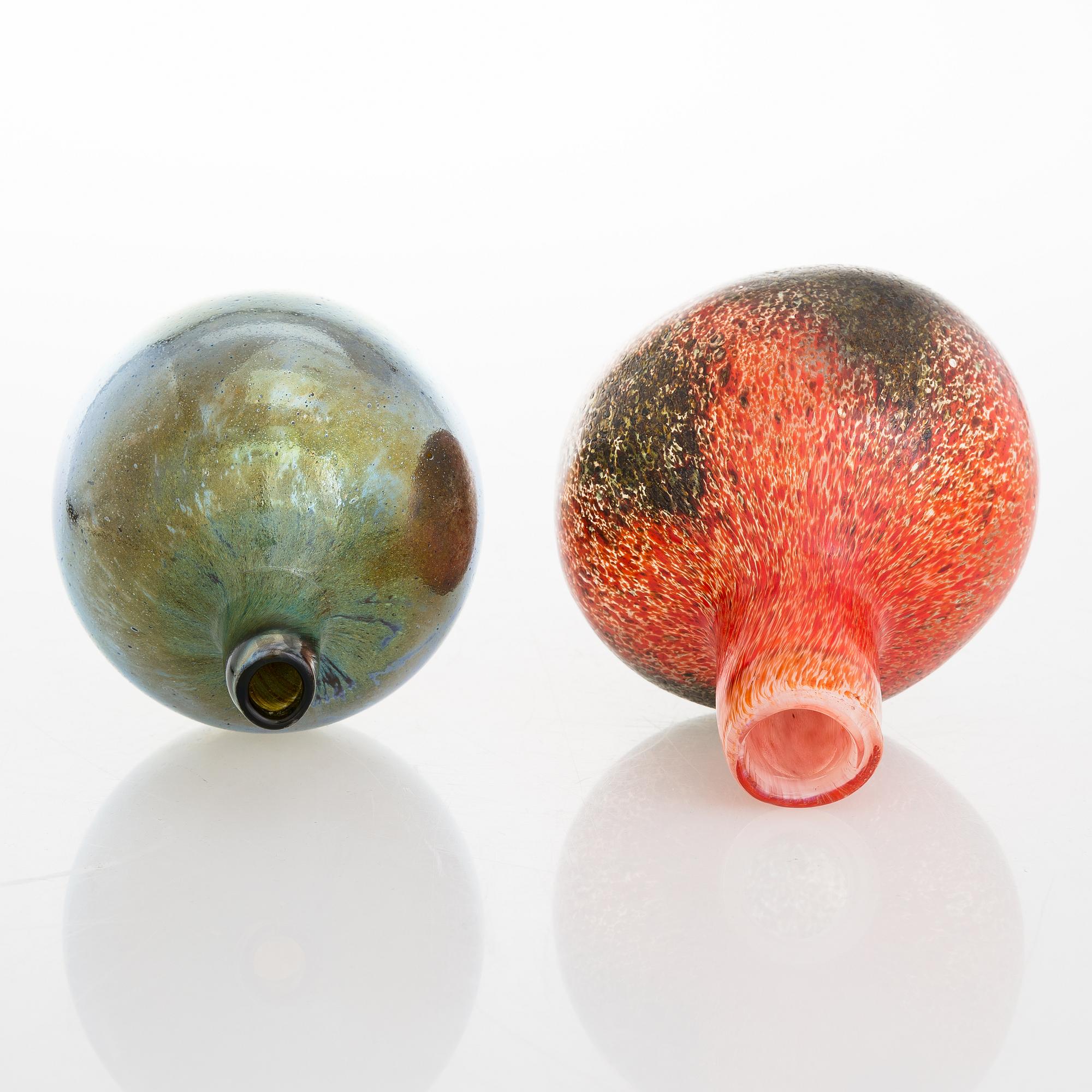 OIVA TOIKKA, two bottles signed Oiva Toikka Nuutajärvi Notsjö.