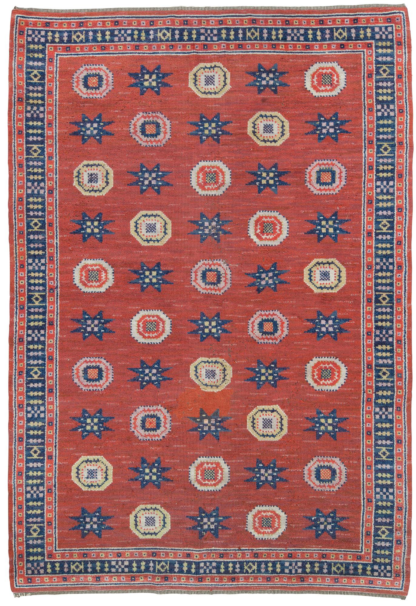 CARPET. "Röd Flossa". Knotted pile. 307 x 209 cm. Signed MMF.