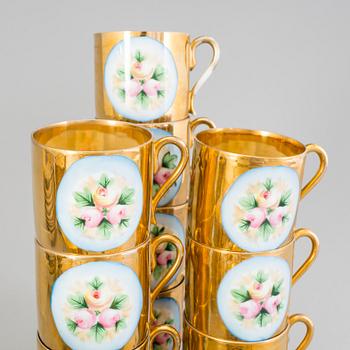 A 14 part porcelain tea set from M.S. Kuznetsov, Russia, late 19th Century.