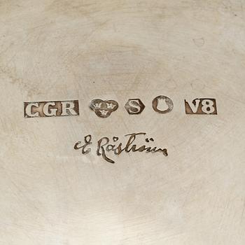 BÄGARE, 2 st, silver, C.G Hallberg samt Erik Råström, Stockholm, 1940 respektive 1947. Vikt 825 g.