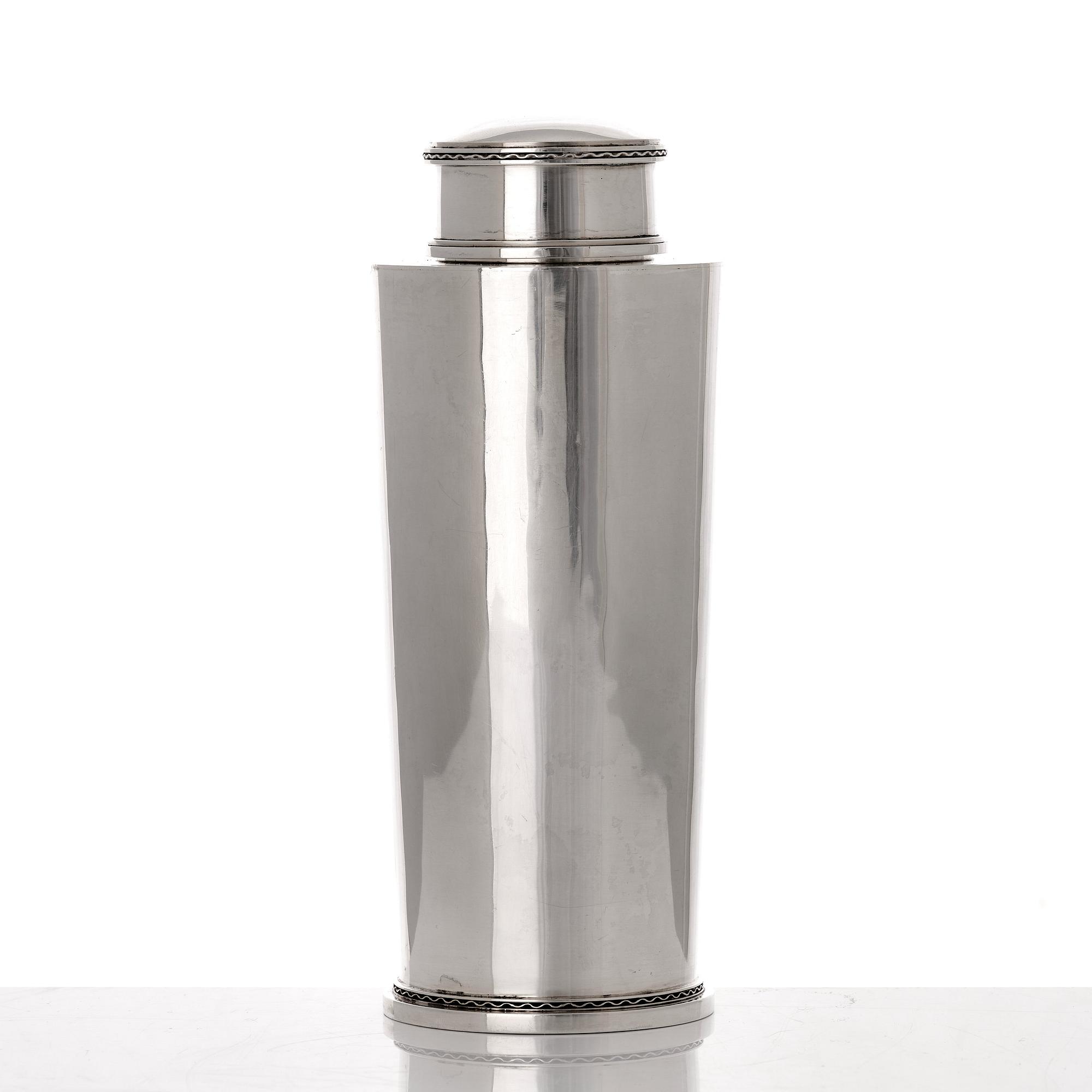 Atelier Borgila, a sterling silver cocktail shaker, Stockholm 1953.