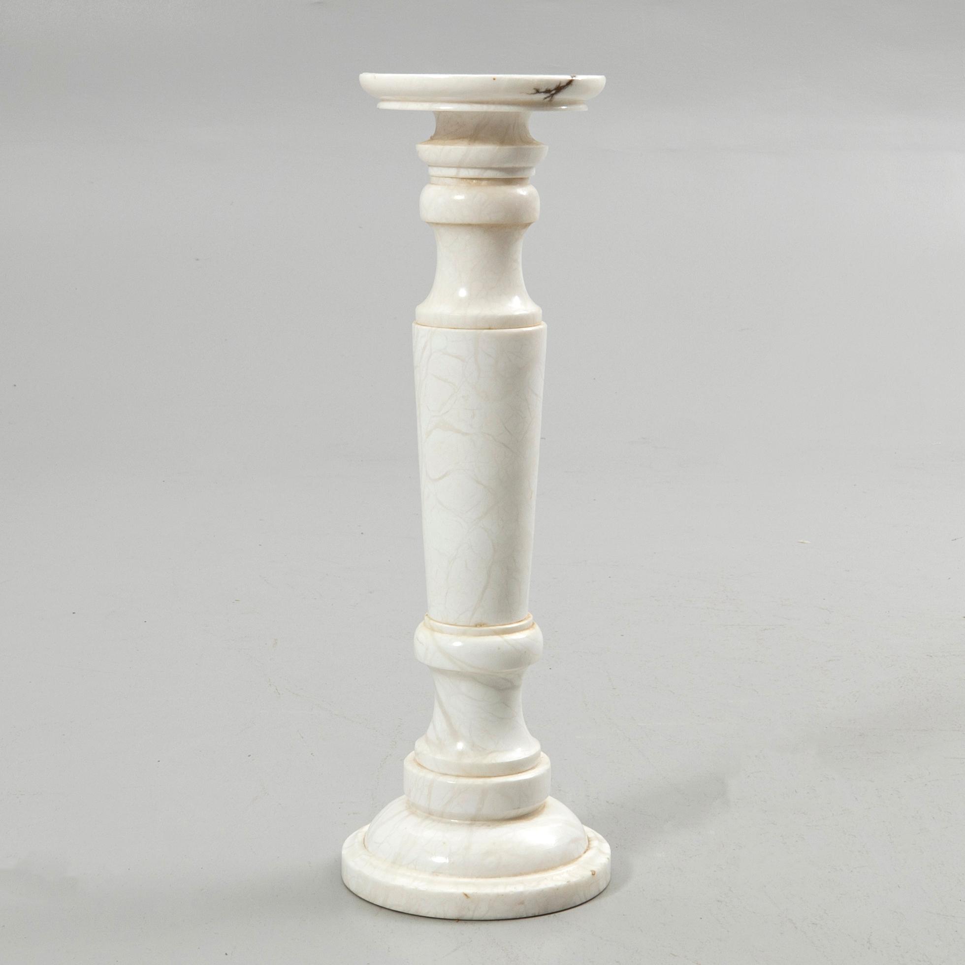 Pedestal with urn, 20th century.