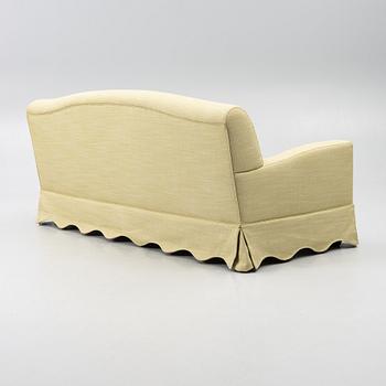 Soffa, "Nico sofa - Scallop skirt", RIJD, samtida.