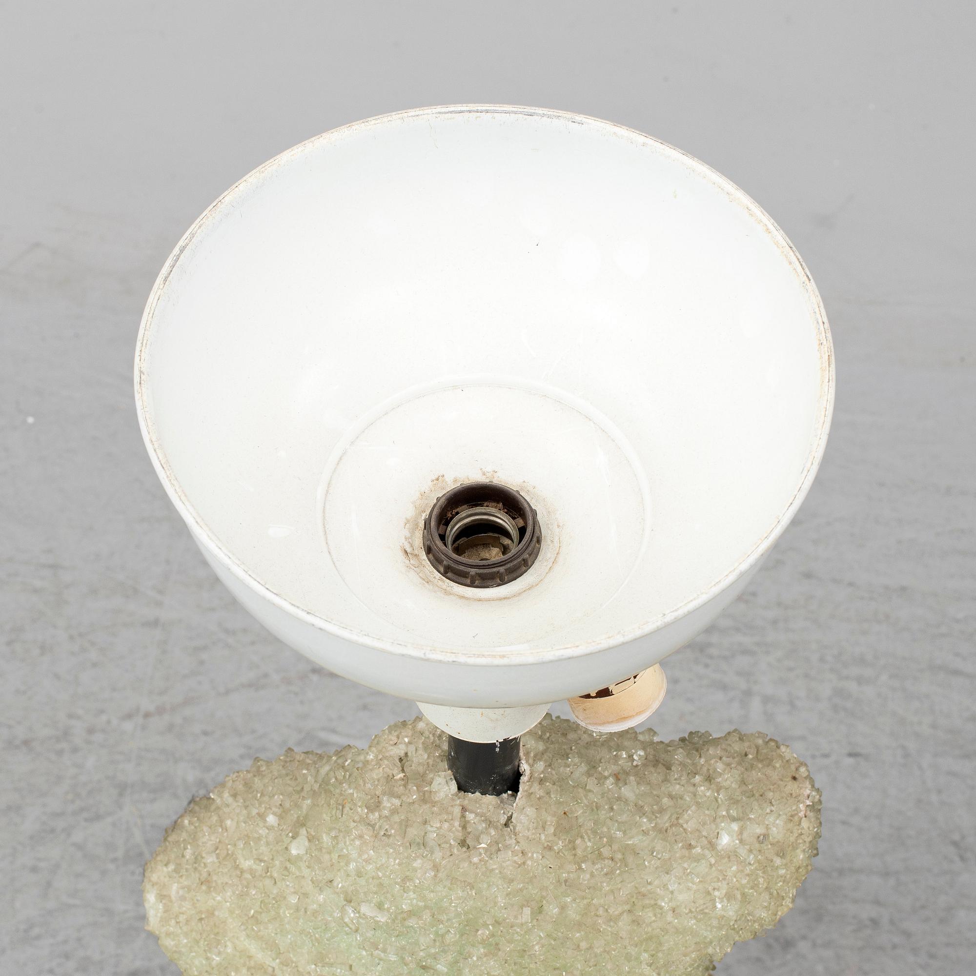 A late 20th century floor light.