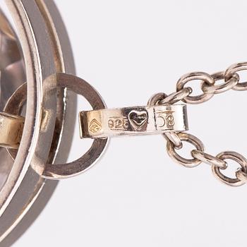 ERIK GRANIT, SORMUS, KAULAKORU ja RANNEKORU, hopeaa ja vuorikidettä. Helsinki 1962-81.