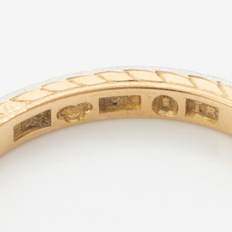 Ring 18K gold with eight-cut diamonds.