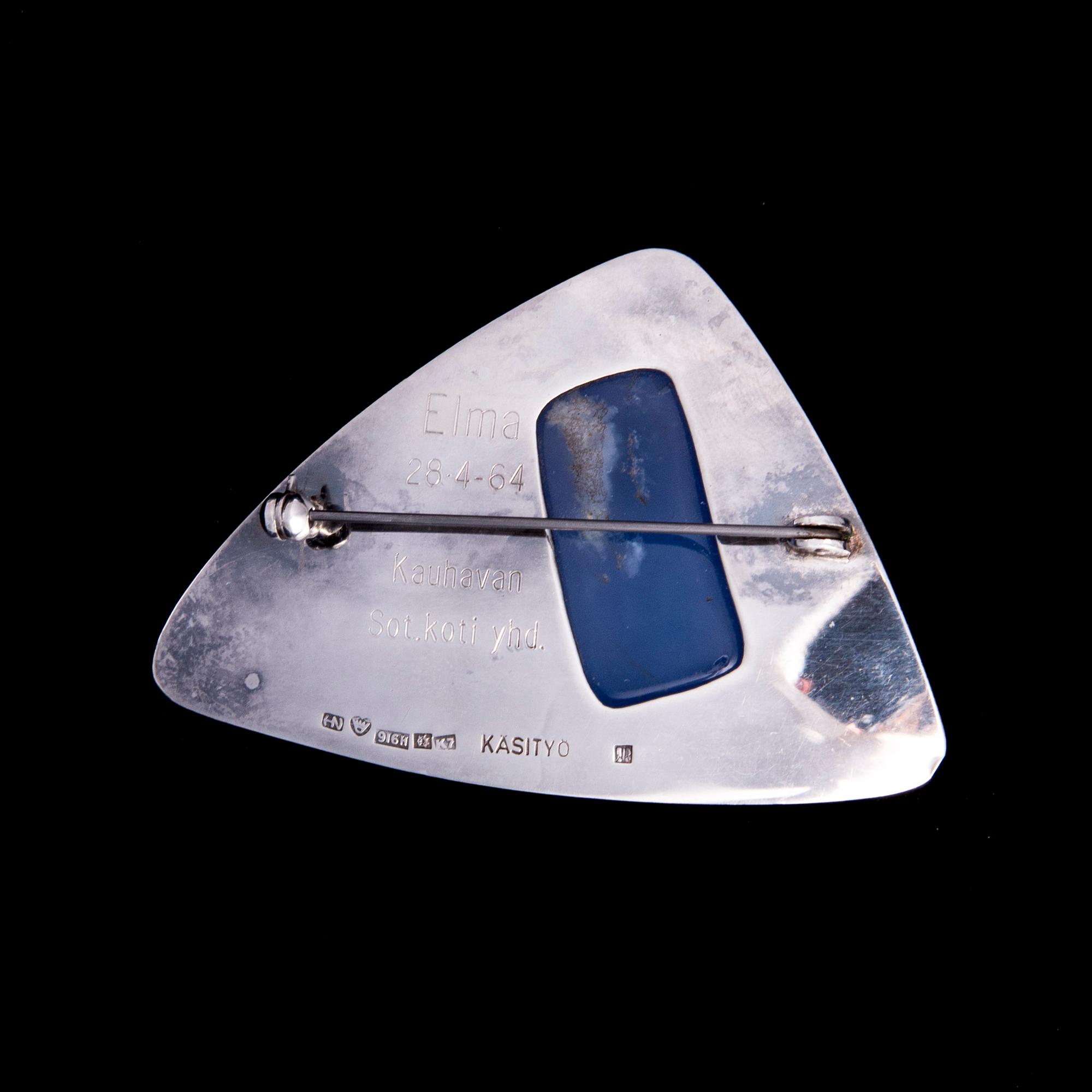 BROSCH, silver, kalcedon. Helge Narsakka 1963. Vikt ca 22,4 g.