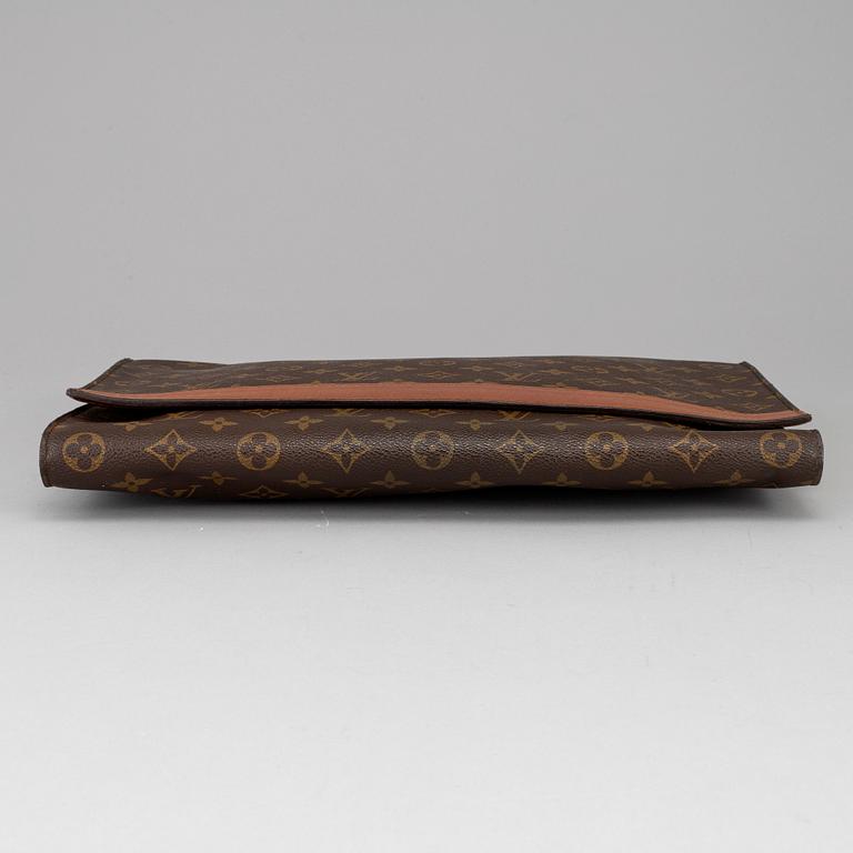 LOUIS VUITTON, a monogram canvas folder / clutch.