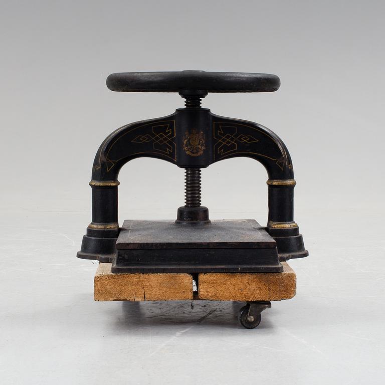 PLANT PRESS / BOOK PRESS, cast iron, around the year 1900.