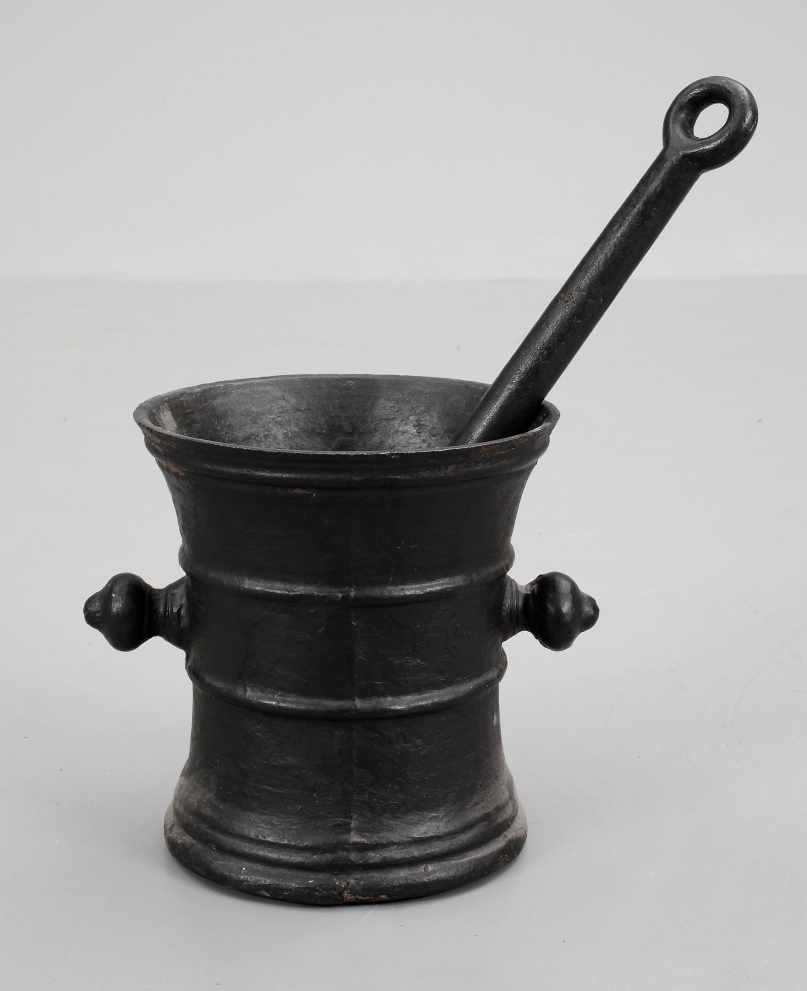 MORTEL, gjutjärn, Hälleforsnäs bruk, 1800-tal.