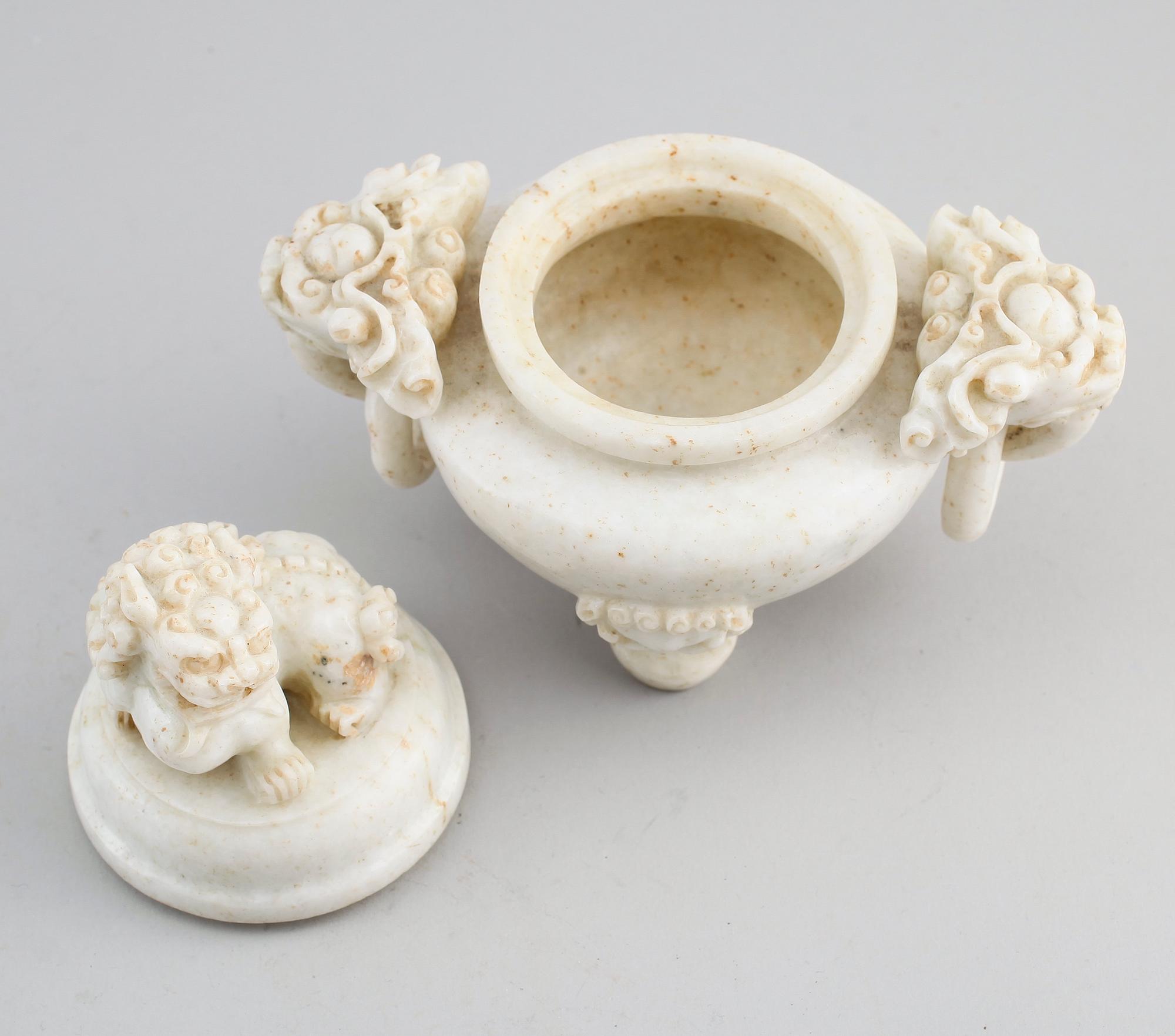 RÖKELSEKAR, nefrit, Kina.