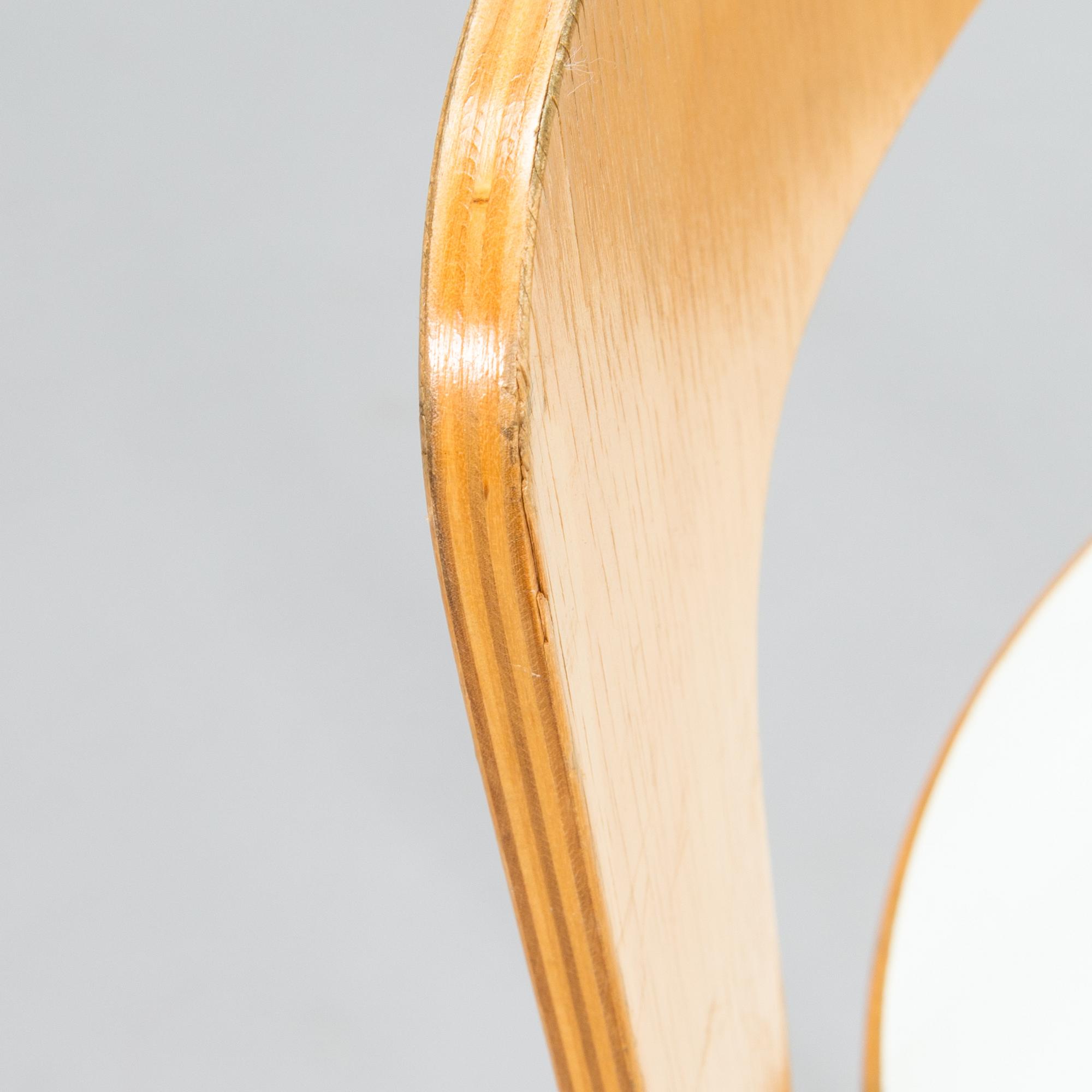 Alvar Aalto,  stolar, 5 st, modell 65, Artek 2000-tal.
