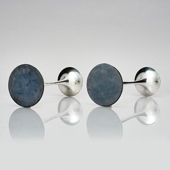 Tapio Wirkkala, ljusstakar, ett par, silver, "Trumpetti", Tavastehus, Finland 2002.