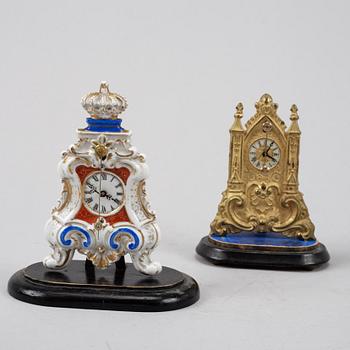 A set of five miniature timepieces from France and Germany, second half of the 19th Century.