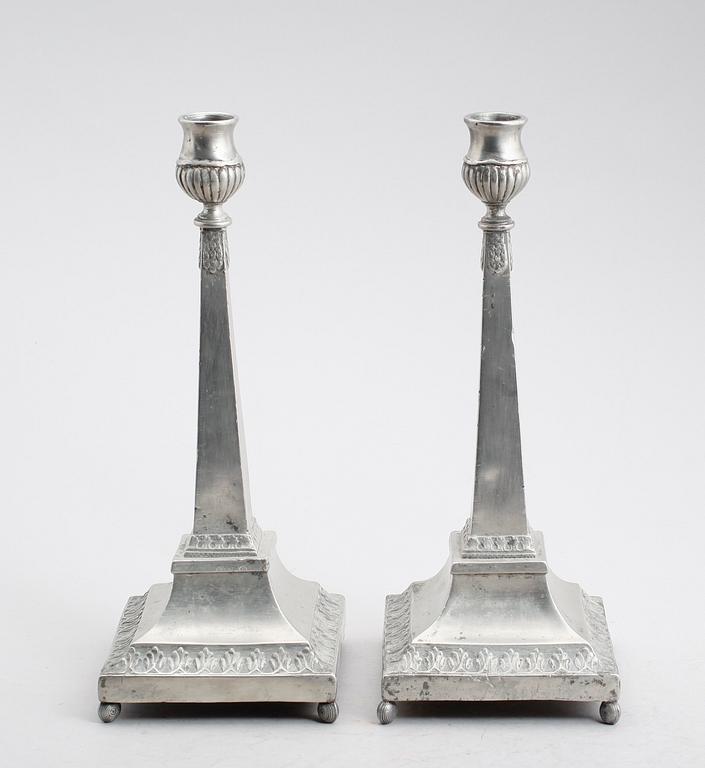 LJUSSTAKAR, 1 par, tenn, Martin Artedius, Norrköping 1800.