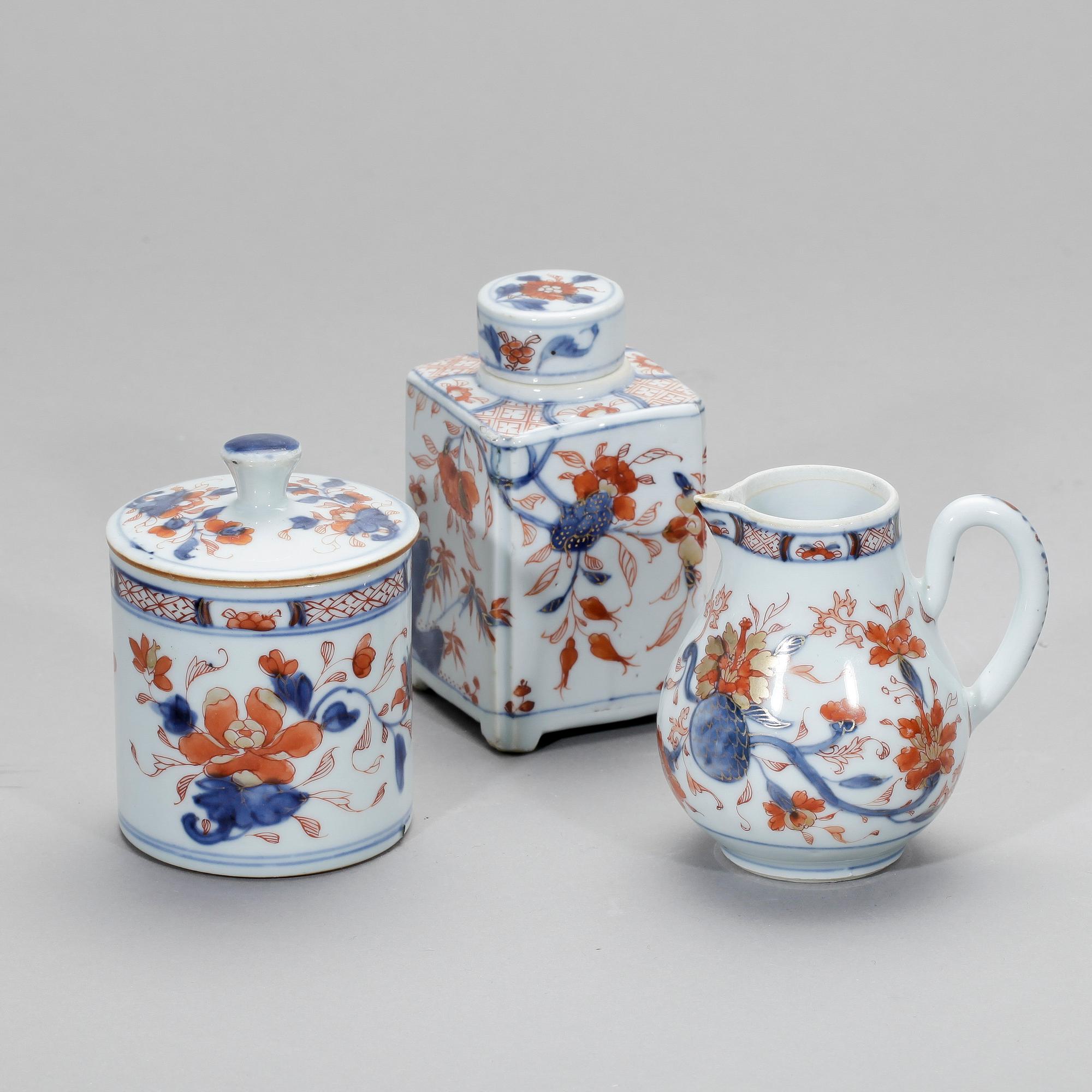 SERVISDELAR,  3 st, porslin, Kina, Qing 1700-tal.