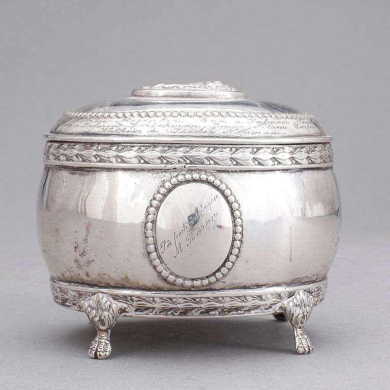 SOCKERSKRIN, silver, importstmpl. Gustaviansk stil. 1900-tal. Ca 250 g.