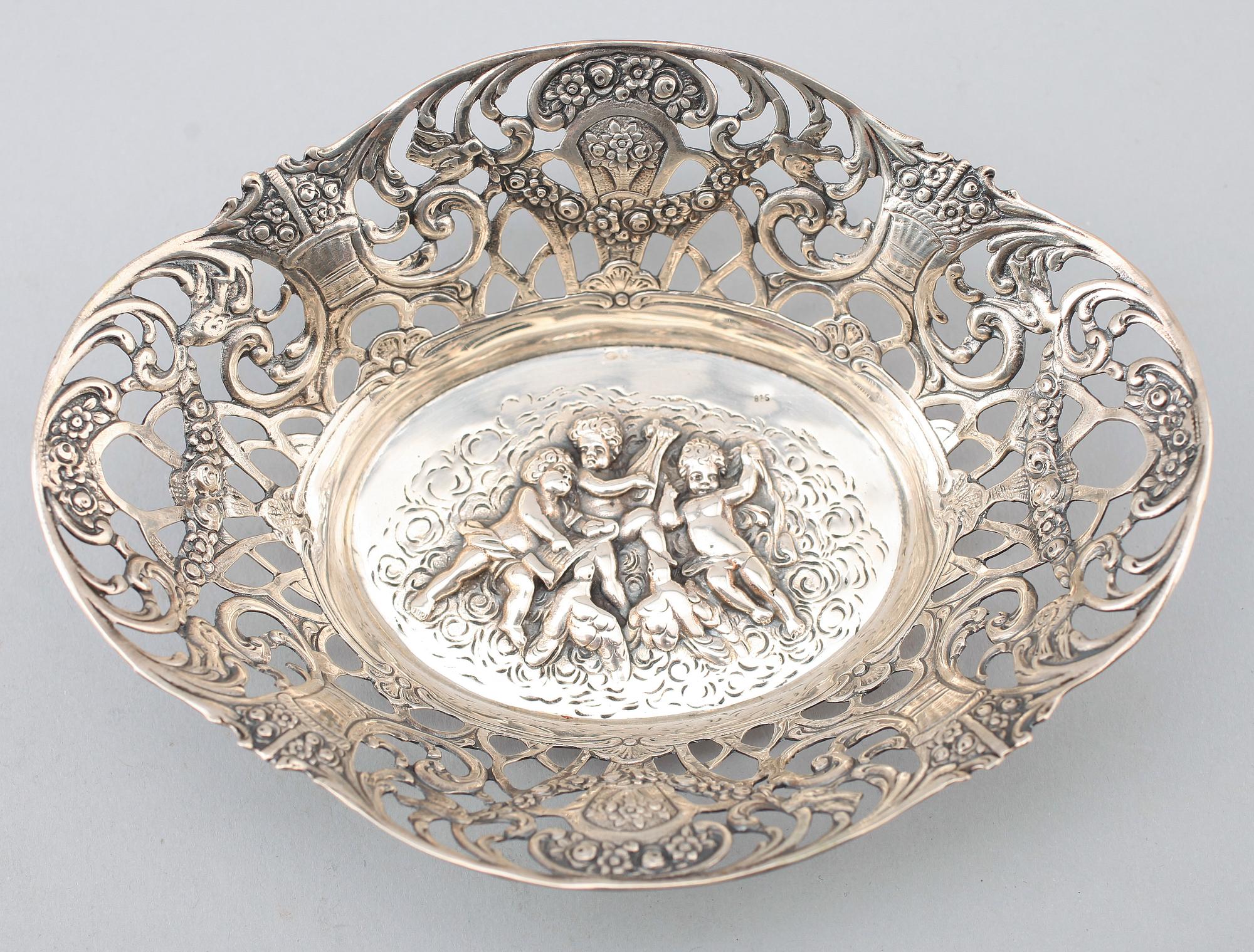 SKÅL, silver, svenska importstämplar, 1900-talets första hälft. Vikt ca 114 g.