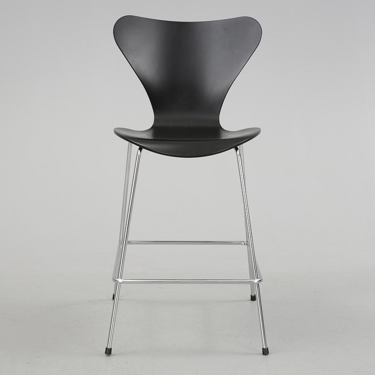 BARSTOL, "Sjuan", Arne Jacobsen för Fritz Hansen.