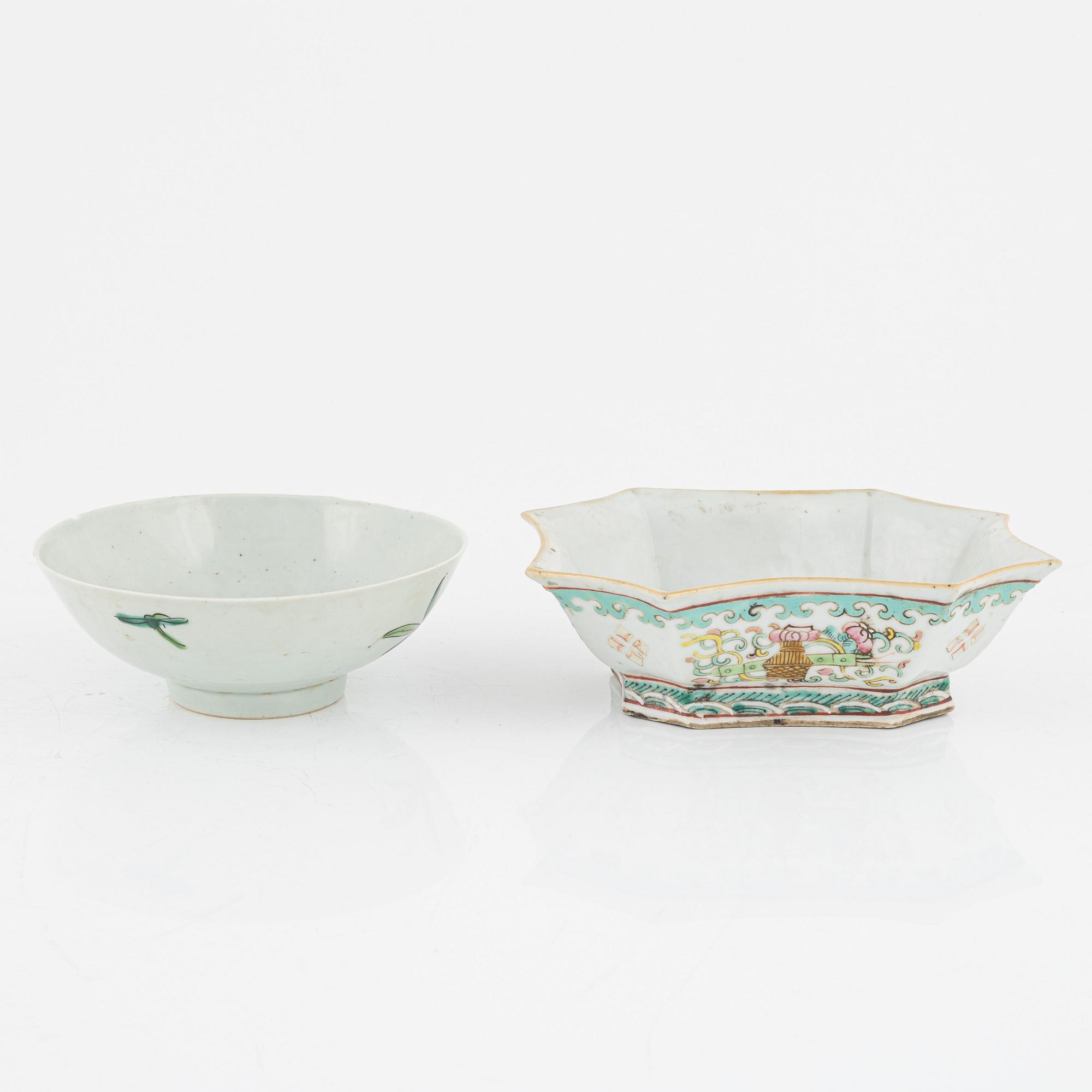 Plate and bowls, porcelain, China, including the Qing Dynasty, Qianlong (1736-95) (3 pieces).