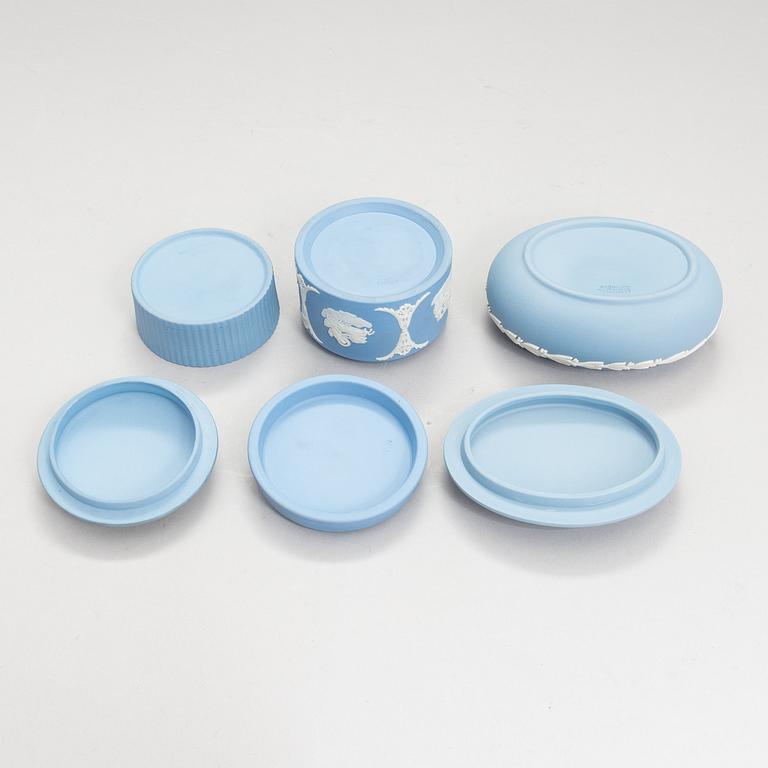 WEDGWOOD, Jasperware, 30 delar, England 1900-talets andra hälft.