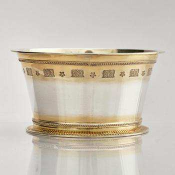 Wiwen Nilsson, skål, delvis förgyllt sterling silver, Lund 1970.