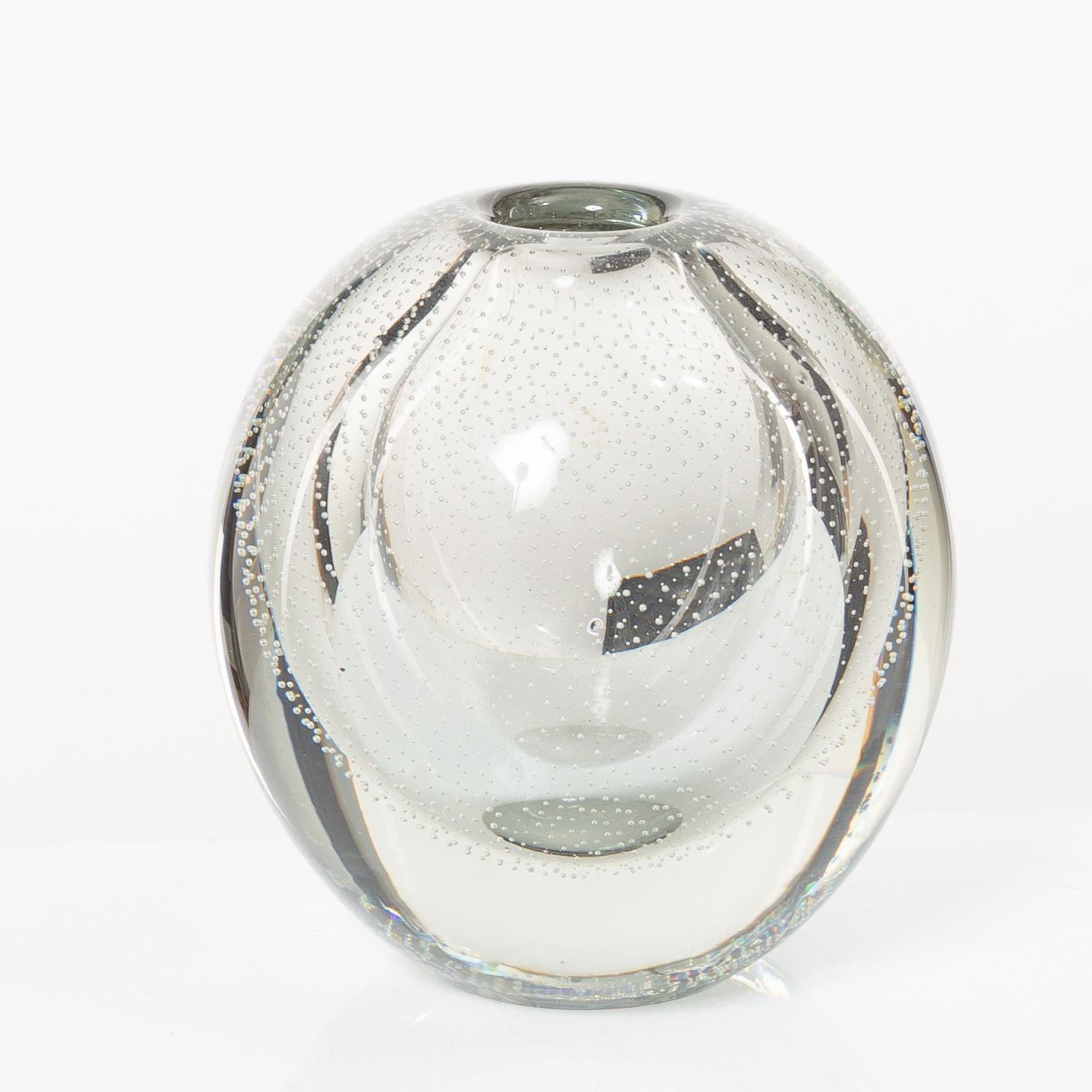 Gunnel Nyman, a vase, Nuutajärvi Notsjö, Finland, 1954.