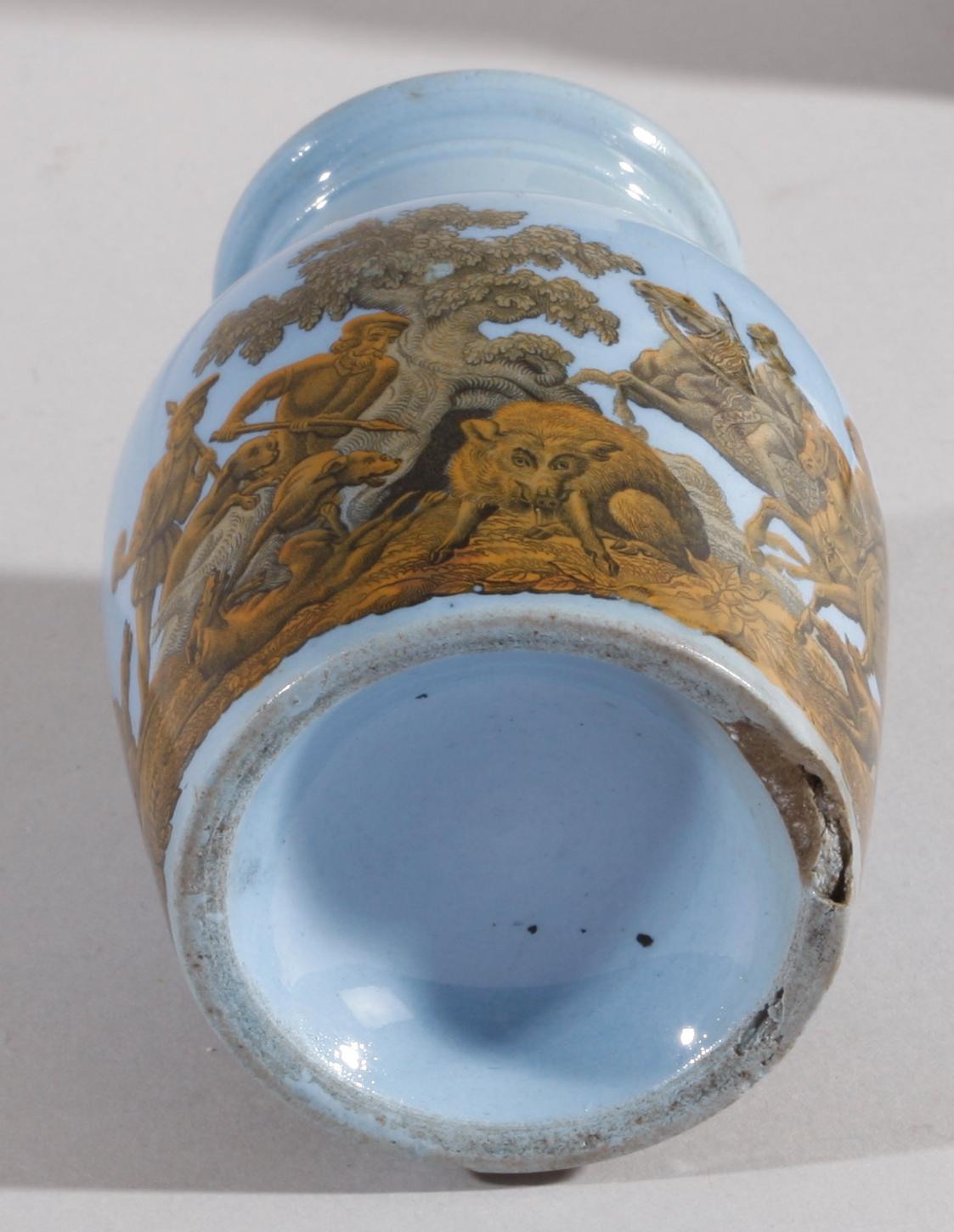 VAS samt KANNA, glas/keramik. 1800/1900-tal.