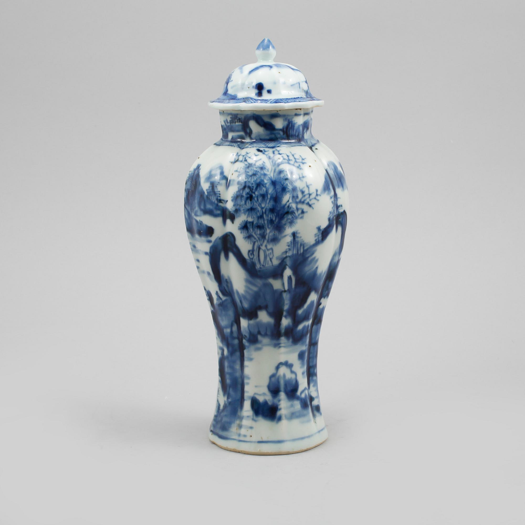 LOCKURNA, porslin, Kina, 1800/1900-tal.