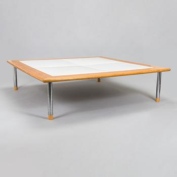 Antti Nurmesniemi, a 1980s coffee table.