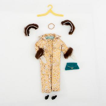Barbie clothes 4 sets. Vintage including "Dog 'n duds" Mattel 1964-65. "Evening splendor" Mattel 1959-64.