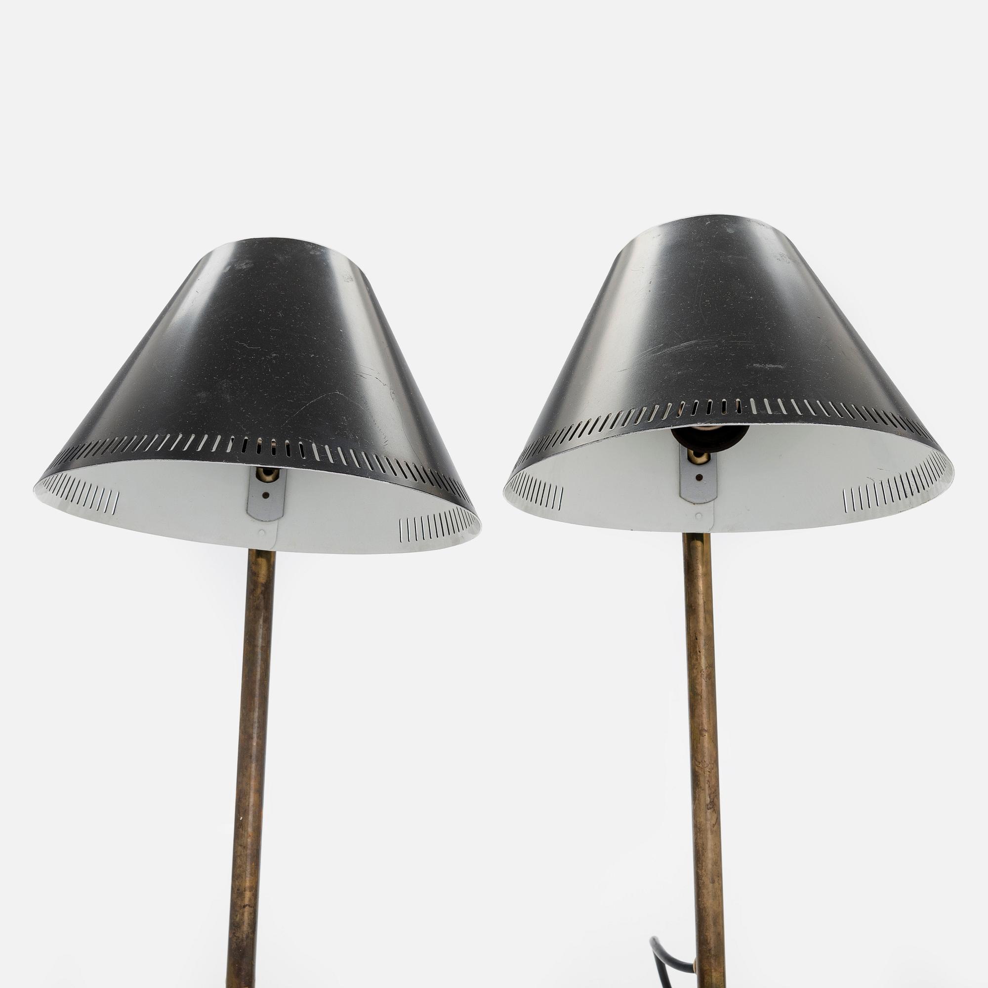 Paavo Tynell,  pöytävalaisimia, 2 kpl, malli 9227, 1960-luku.